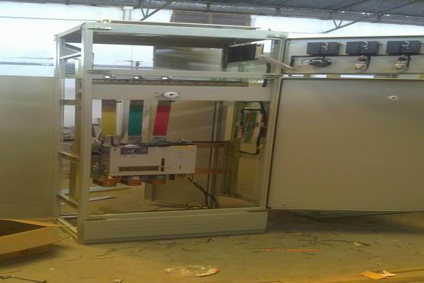 无极配电柜-3683品牌总闸配电柜的使用原则